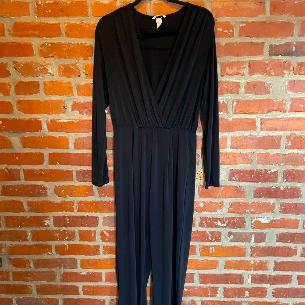 Chic & Stretchy Black Jumpsuit